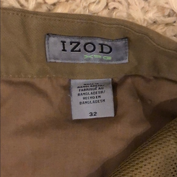 Izod men’s shorts - Picture 3 of 4